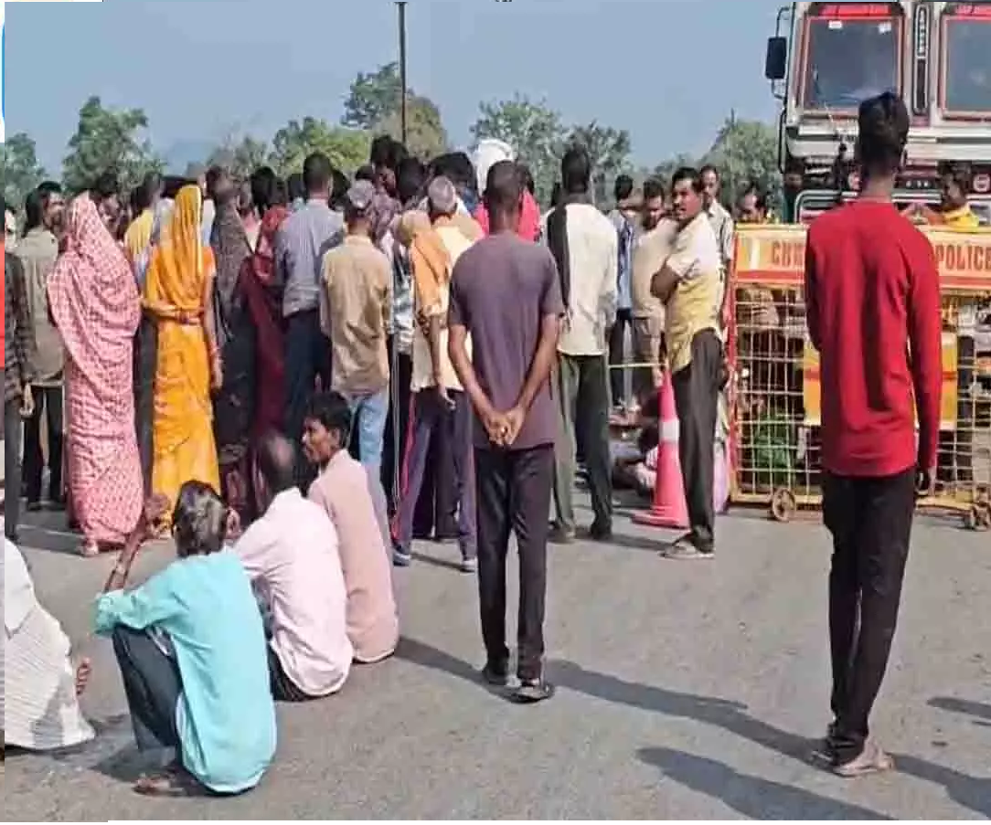 कांकेर में हादसे के बाद ग्रामीणों का चक्काजाम