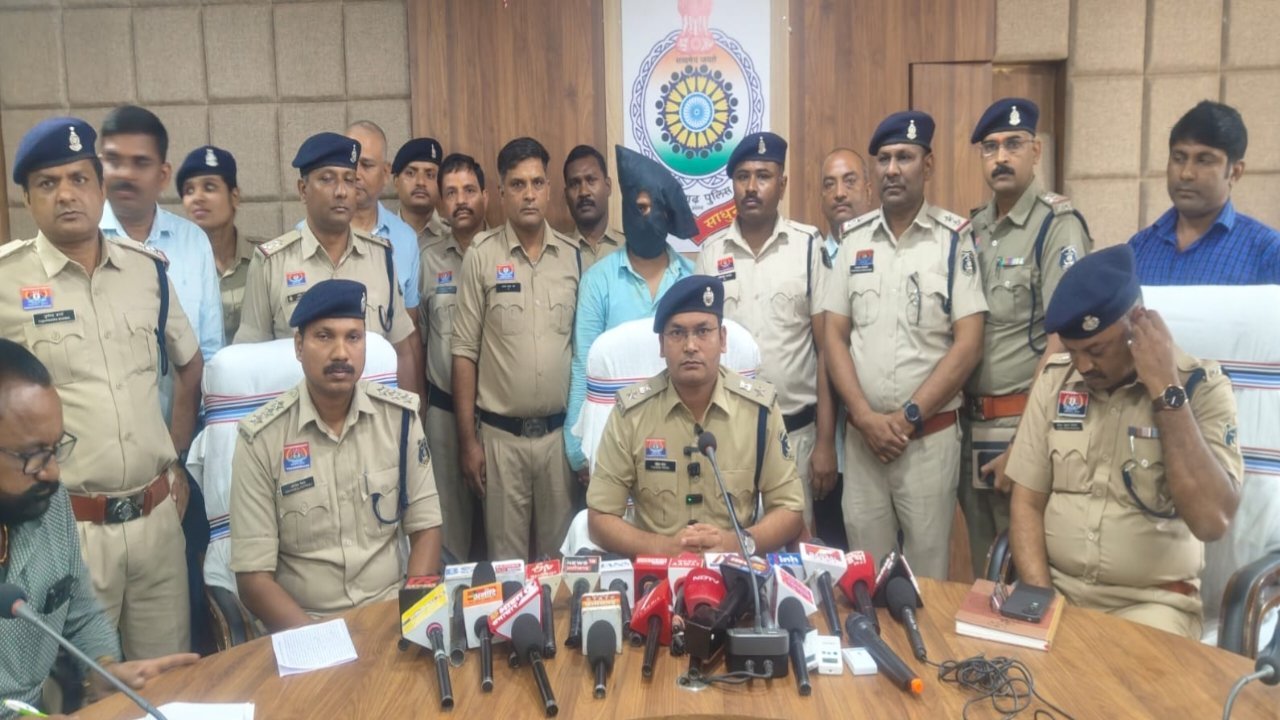 शिक्षिका और मासूम बेटे की हत्या, कारोबारी गिरफ्तार